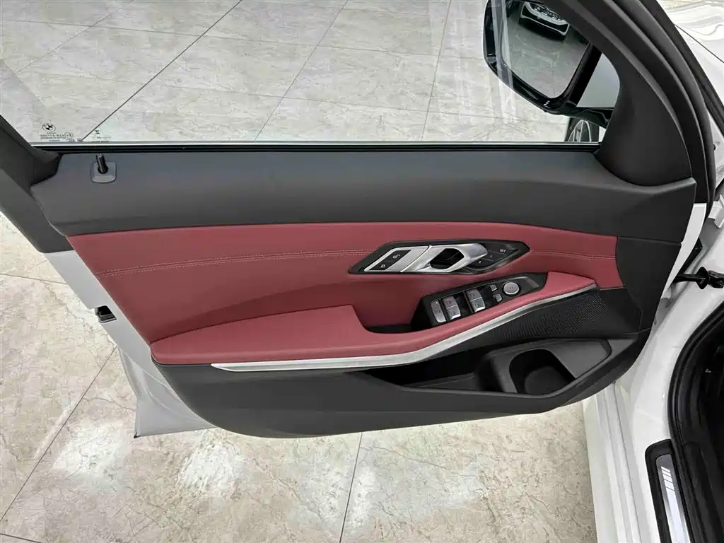BMW 3 Series 2023 — фото 11