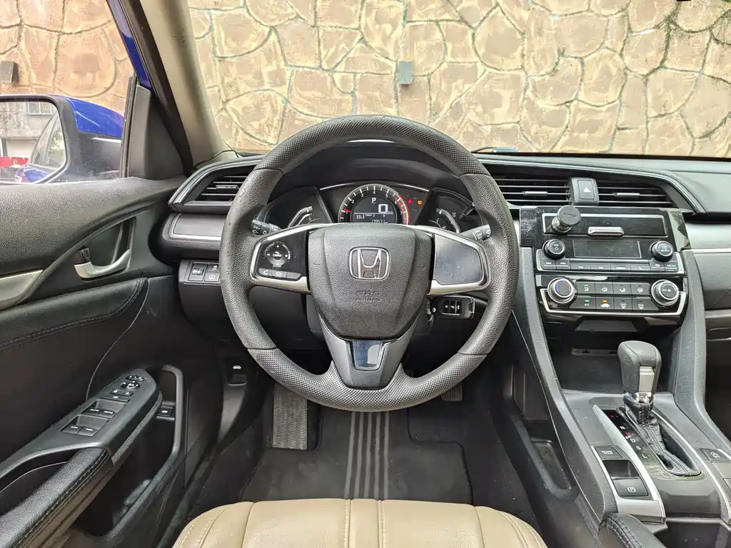 Honda Civic 2017 — фото 12