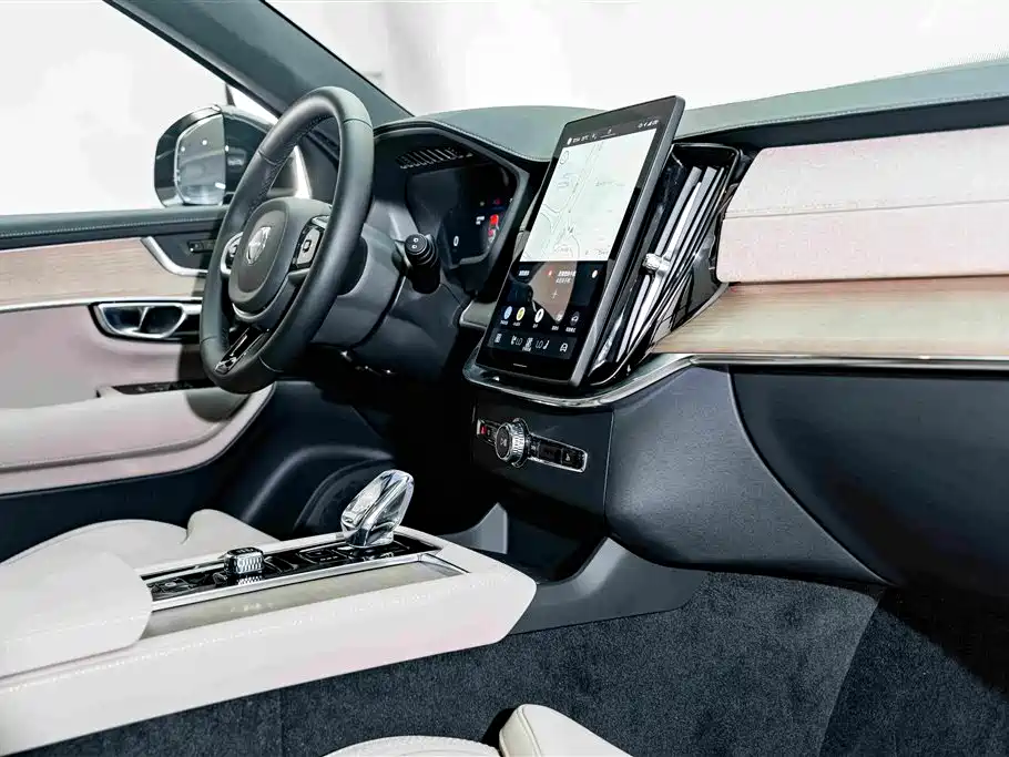 Volvo XC90 Plug-In Hybrid 2026 — фото 18