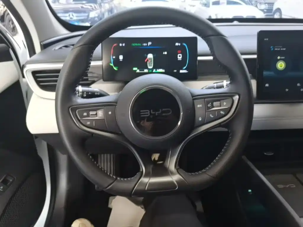 BYD Seal 05 DM-i 2025 — фото 11