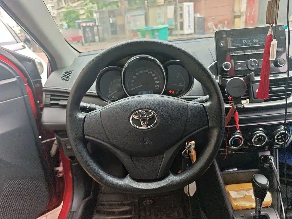 Toyota Yaris L 2020