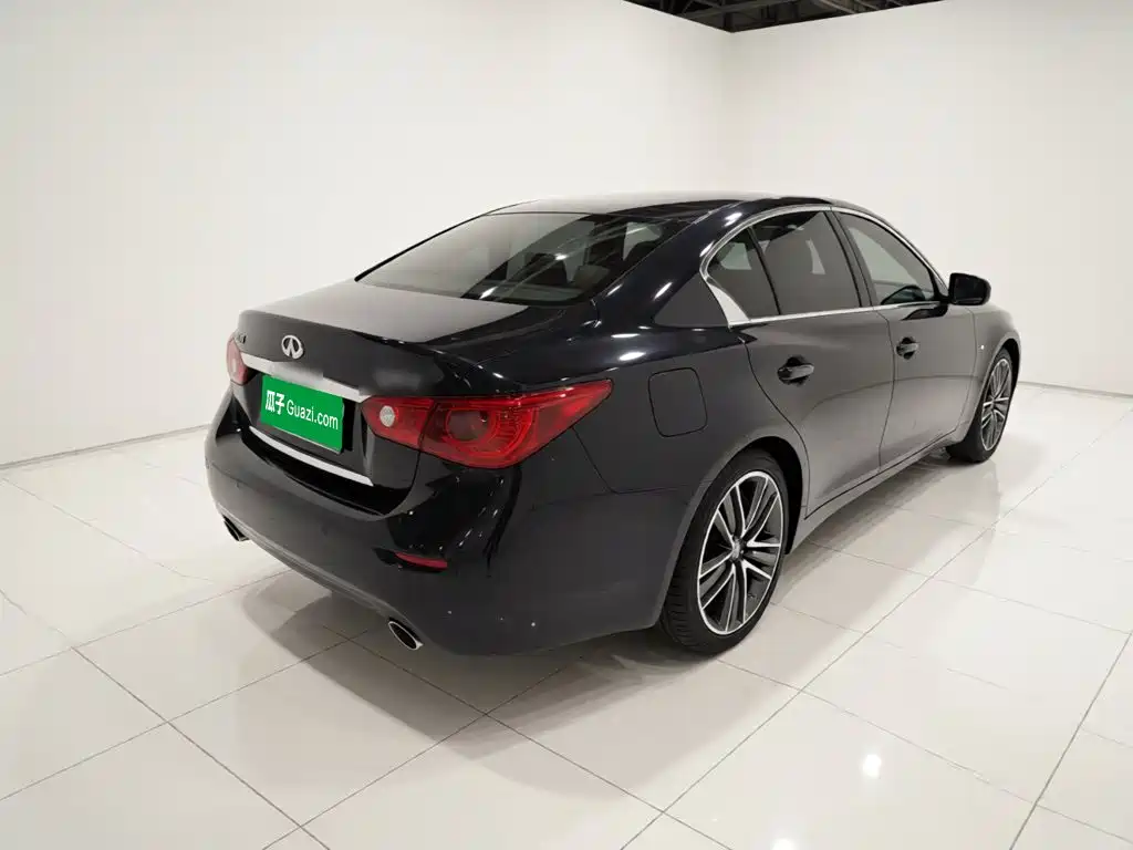 Infiniti Q50 2015