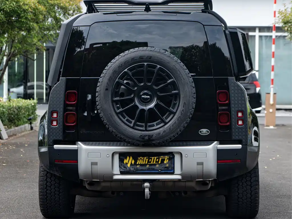 Land Rover Defender 2021 — фото 6