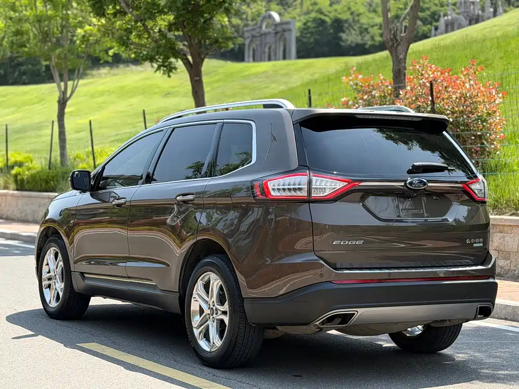 Ford Edge 2016 — фото 4