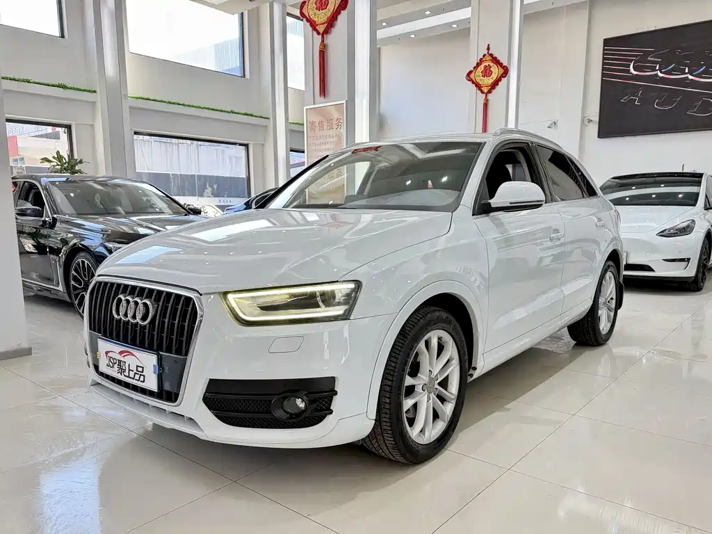 Audi Q3 2016 — фото 1