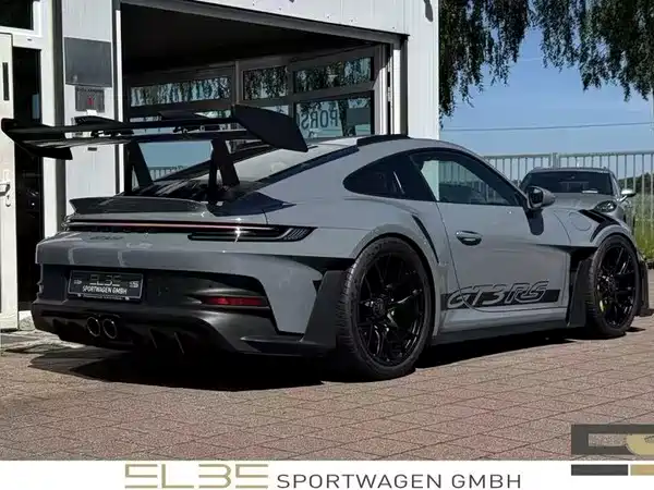 Porsche 911 2025