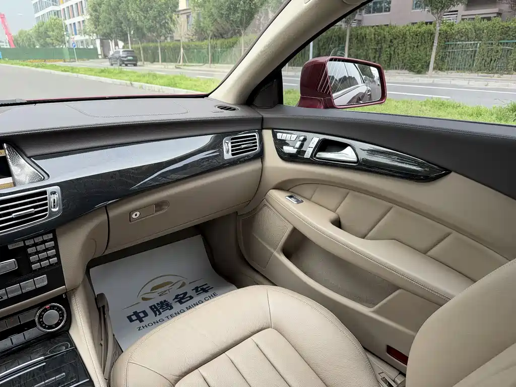Mercedes-Benz CLS 2012 — фото 10