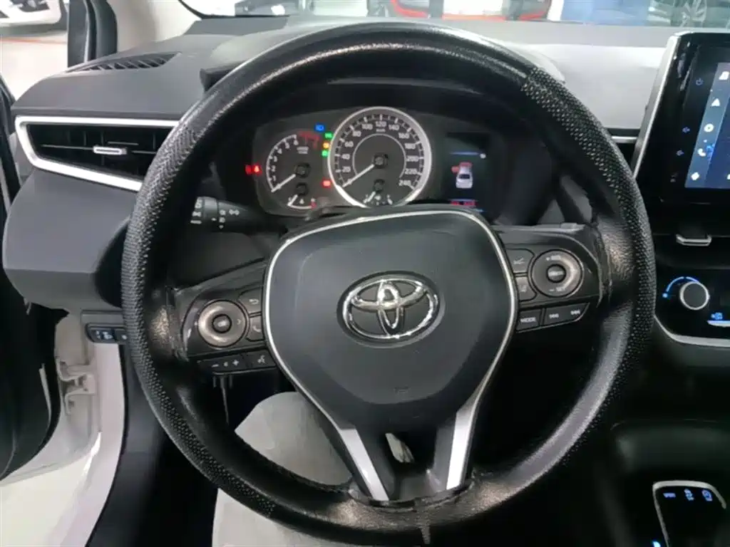 Toyota Corolla 2022 — фото 11