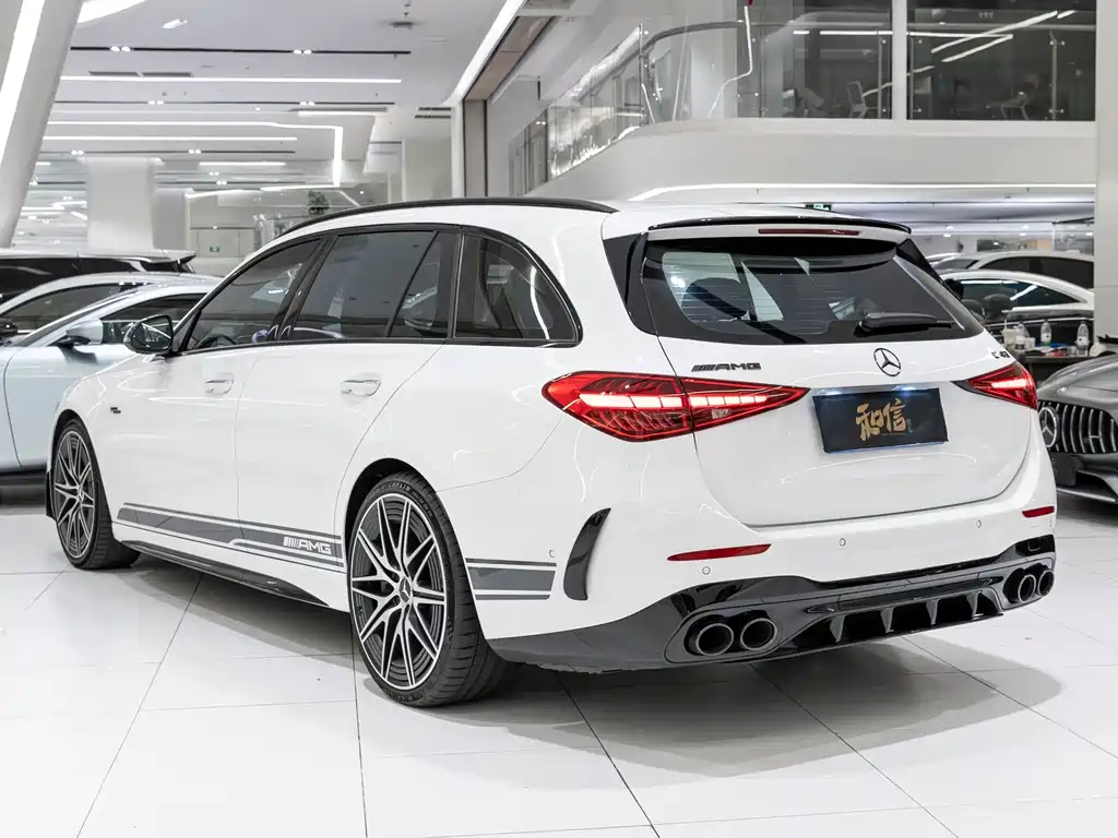 Mercedes-Benz C-Class AMG 2024 — фото 5