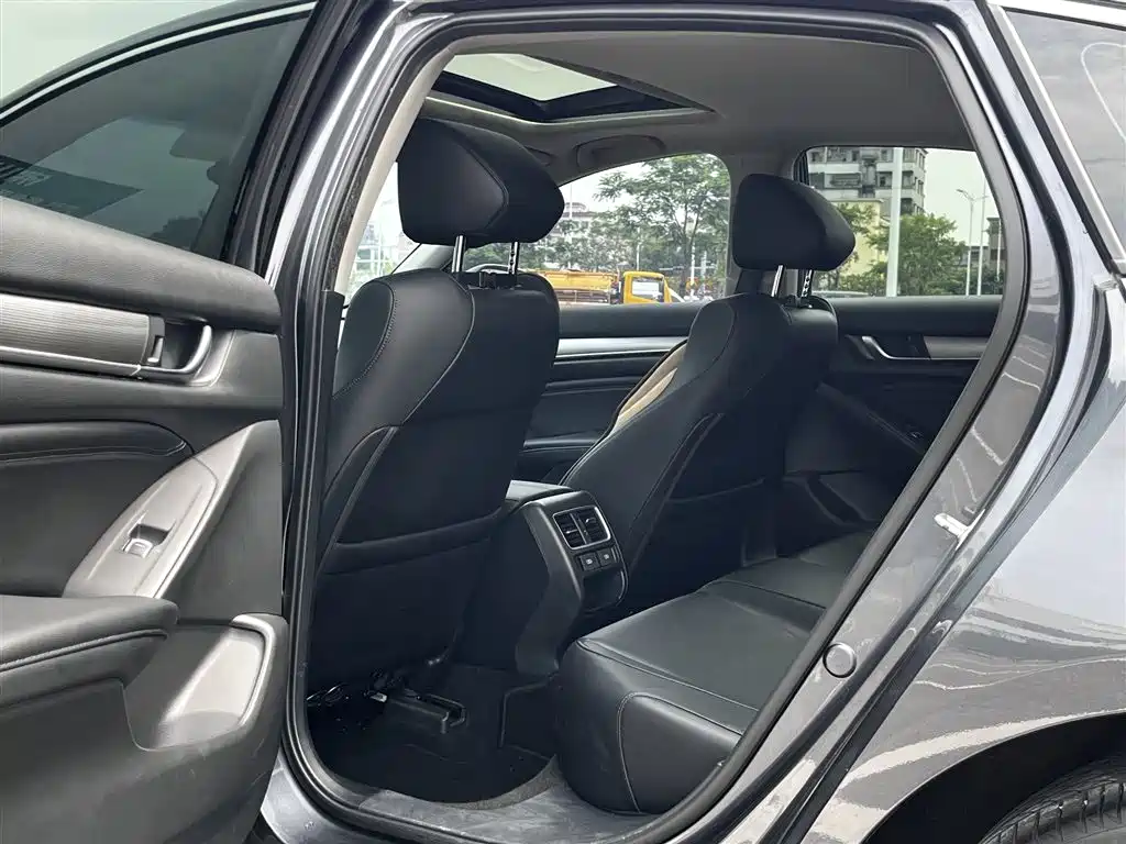 Honda Accord 2023 — фото 11
