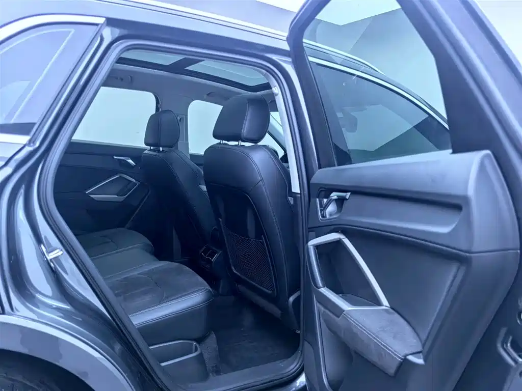 Audi Q3 2023 — фото 16