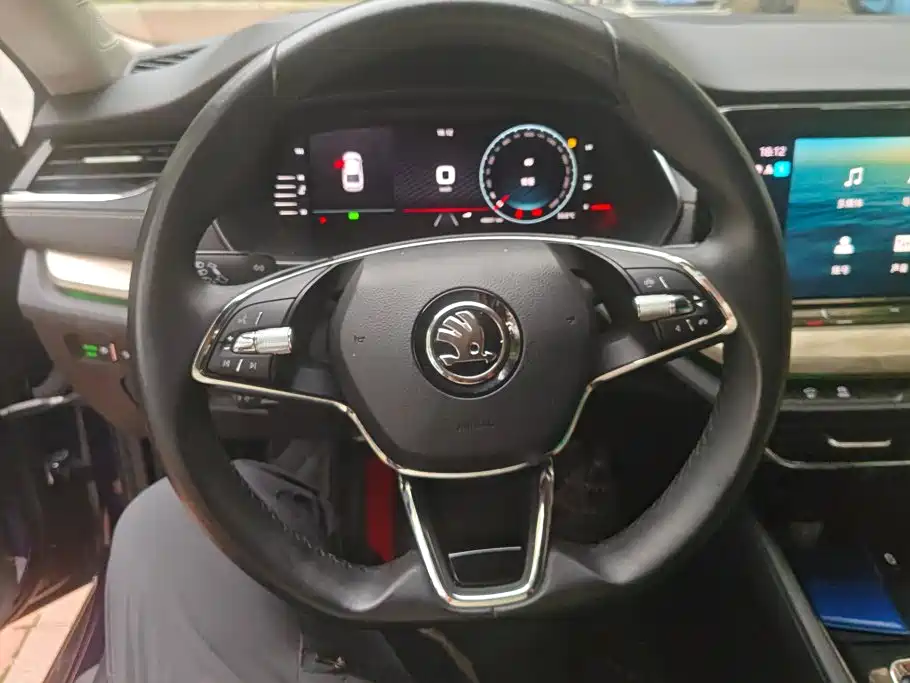 Skoda Octavia 2023 — фото 15