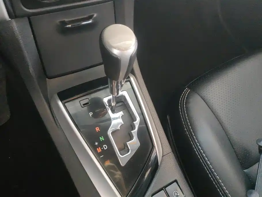 Toyota Corolla 2018 — фото 16
