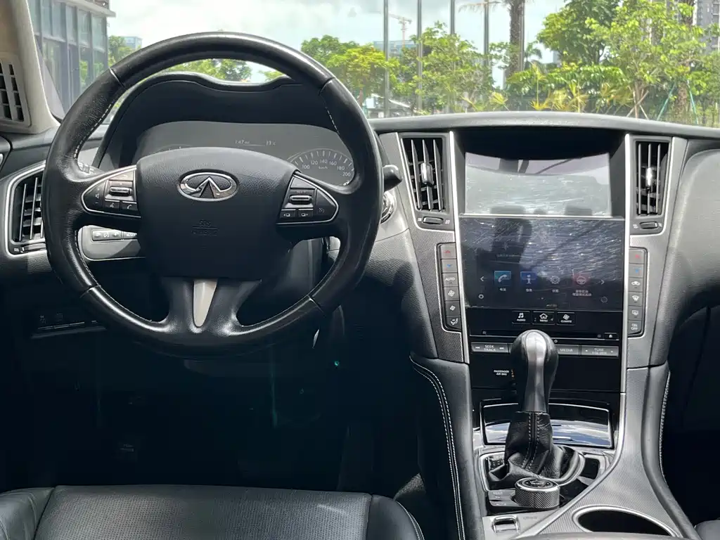 Infiniti Q50L 2015 — фото 11