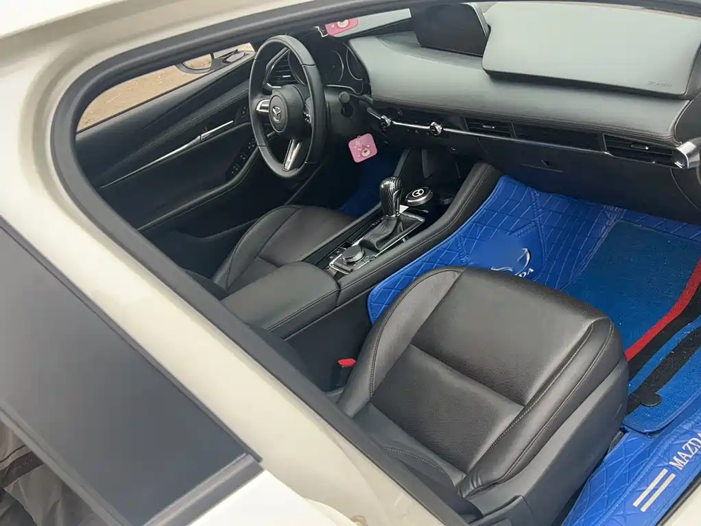 Mazda 3 Axela 2024