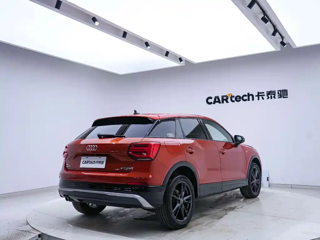 Audi Q2L 2019 — фото 19