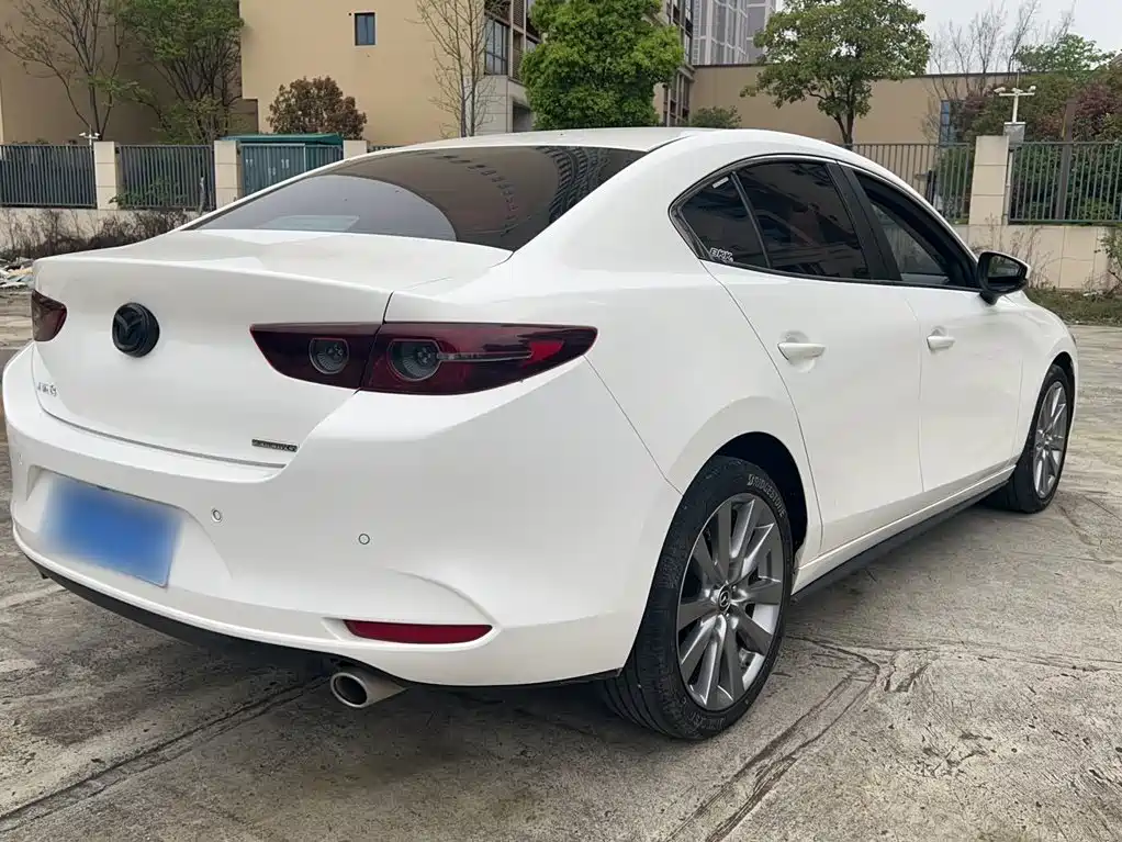 Mazda 3 Axela 2024