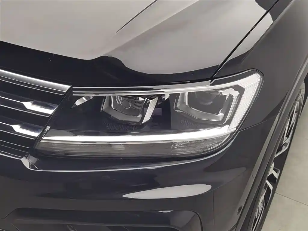 Volkswagen Tiguan L 2021 — фото 7