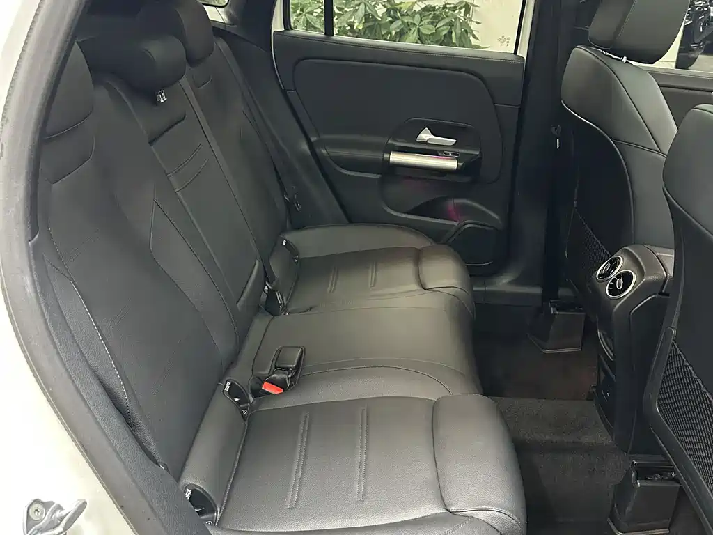 Mercedes-Benz GLA 2023 — фото 13