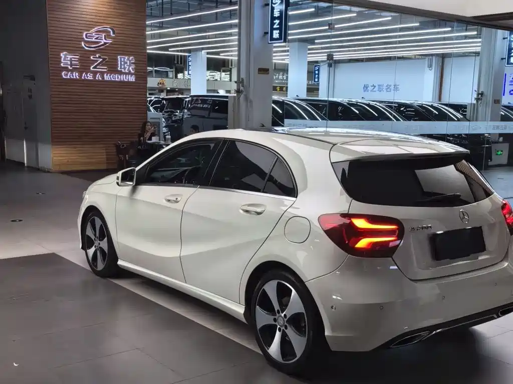 Mercedes-Benz A-Class 2016 — фото 11