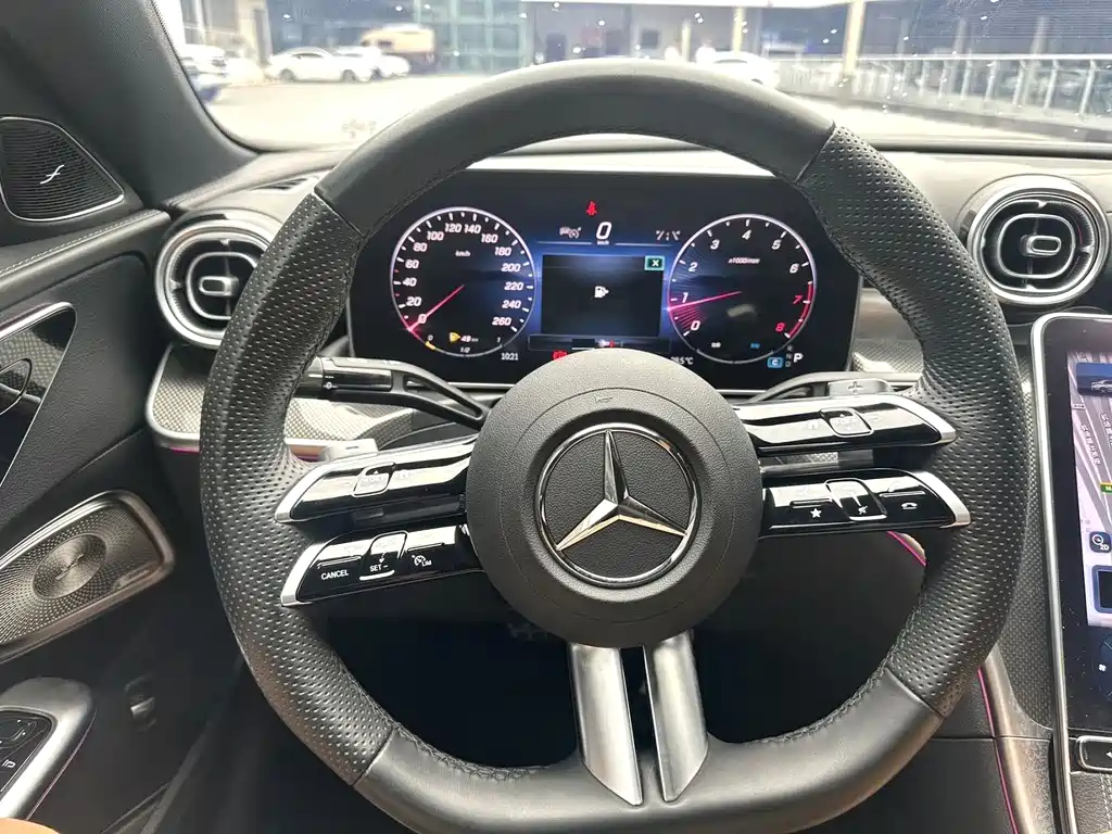 Mercedes-Benz C-Class 2024