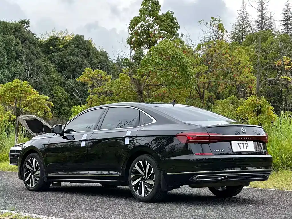 Volkswagen Passat 2023