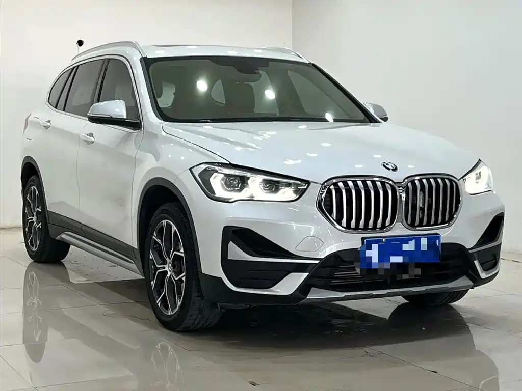 BMW X1 2022 — фото 3