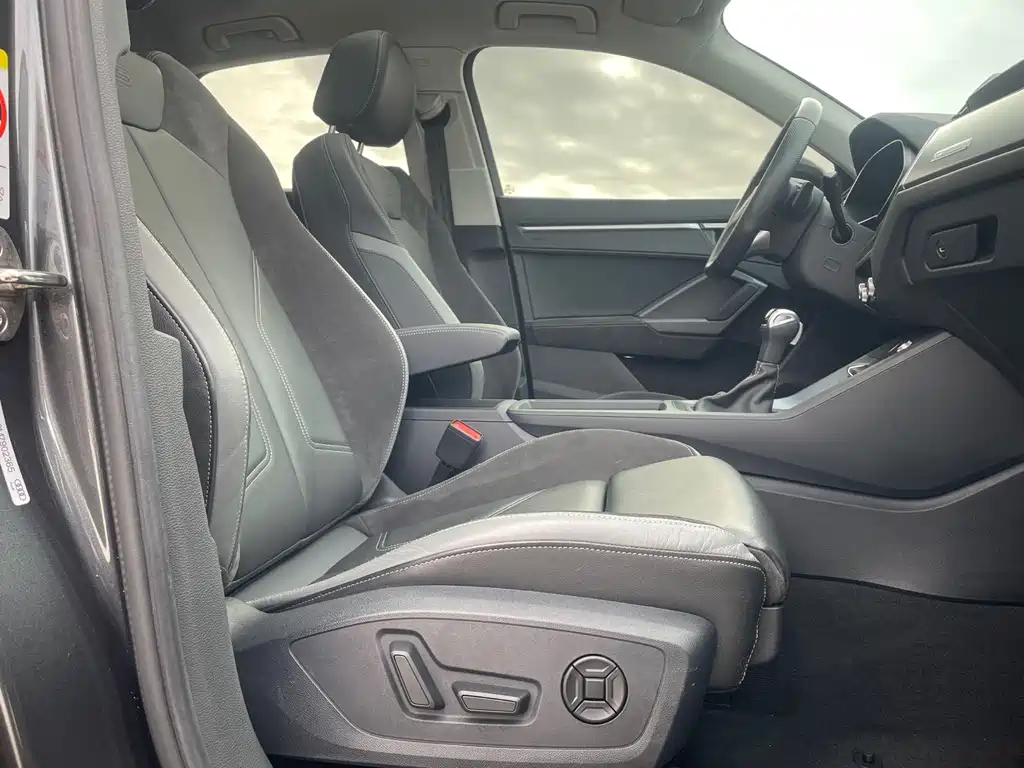 Audi Q3 Sportback 2021 — фото 15