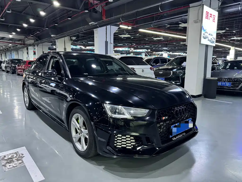 Audi A4L 2017