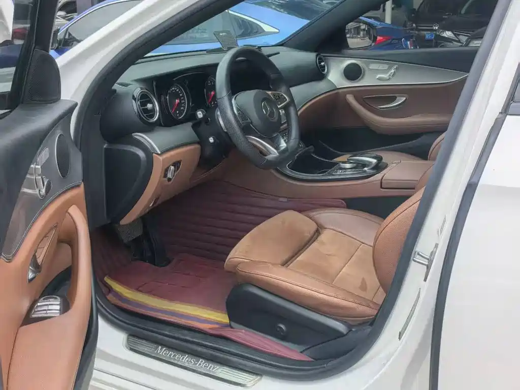 Mercedes-Benz E-Class 2018 — фото 13