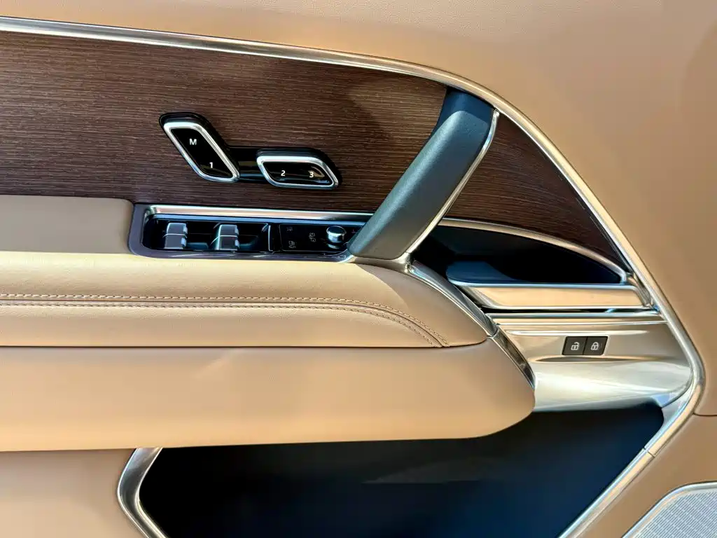 Land Rover Range Rover 2025 — фото 10