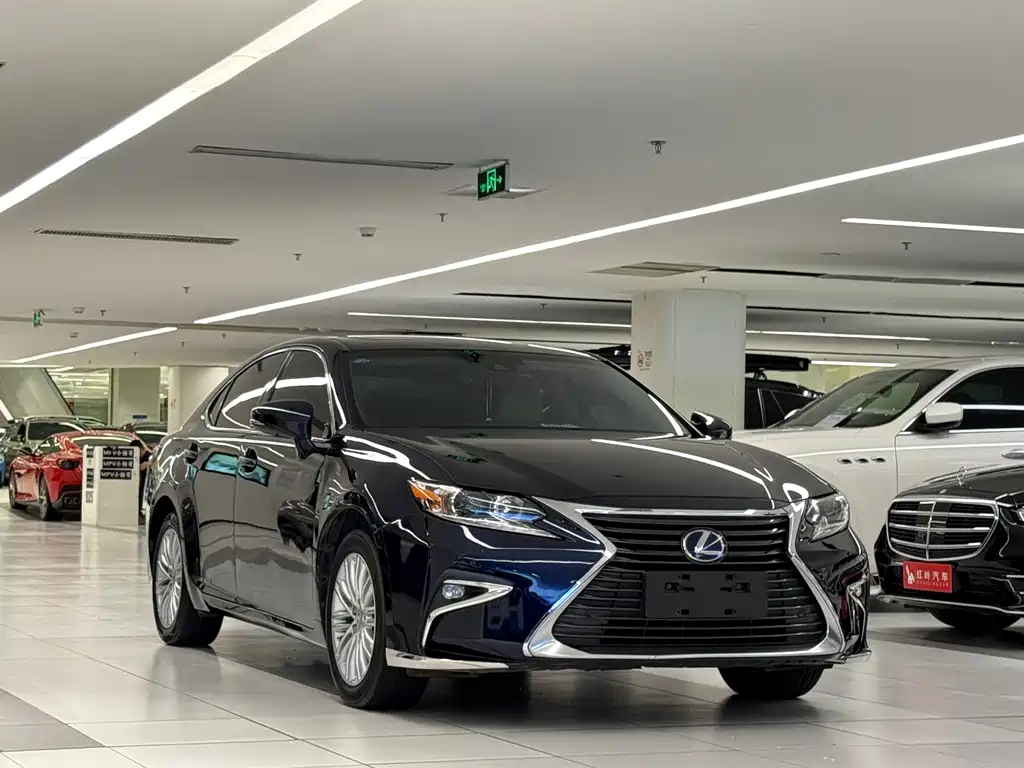 Lexus ES 2016 — фото 3