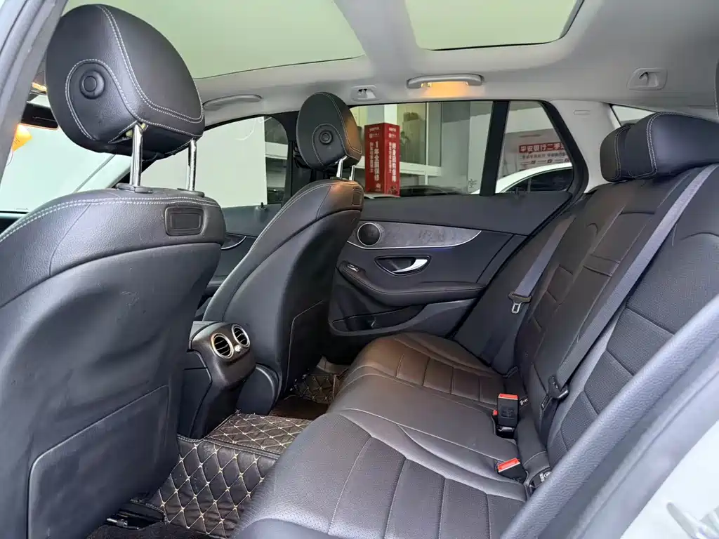 Mercedes-Benz C-Class 2020