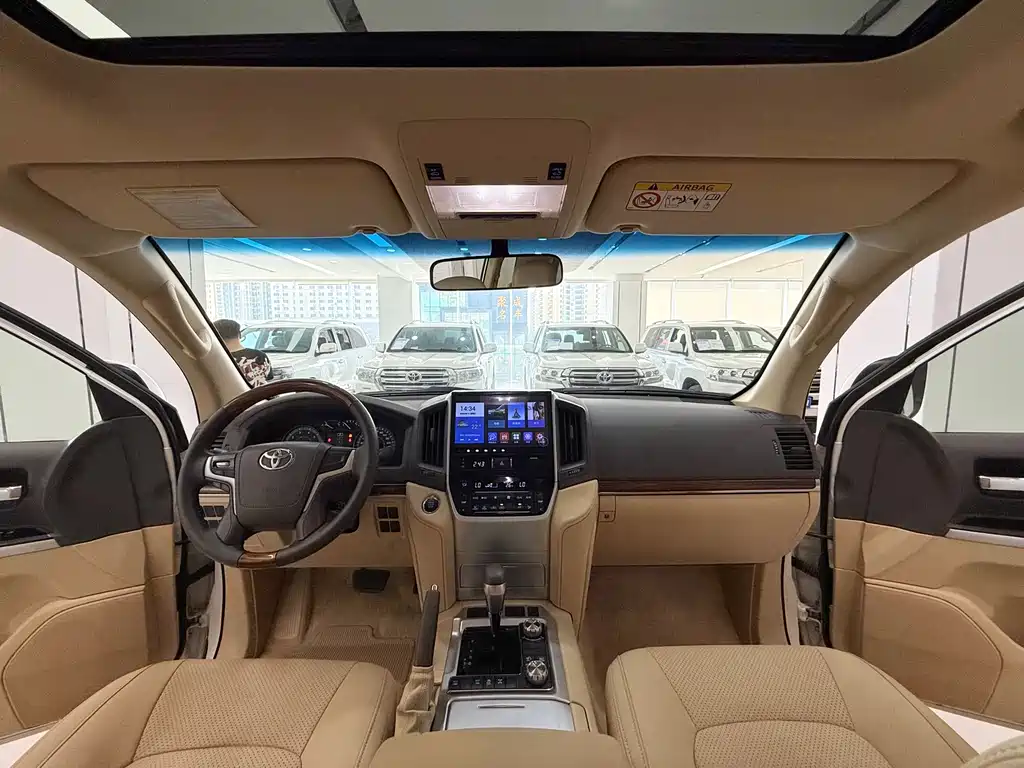 Toyota Land Cruiser 2018 — фото 14