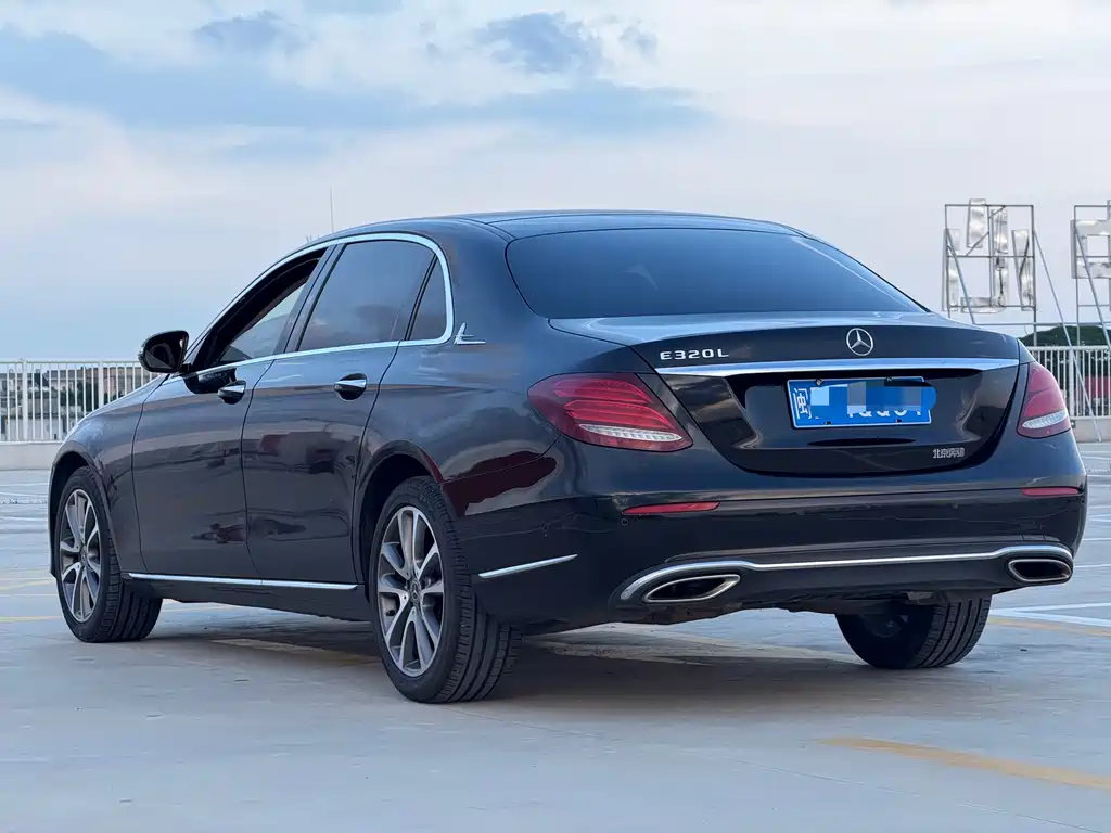 Mercedes-Benz E-Class 2018 — фото 10