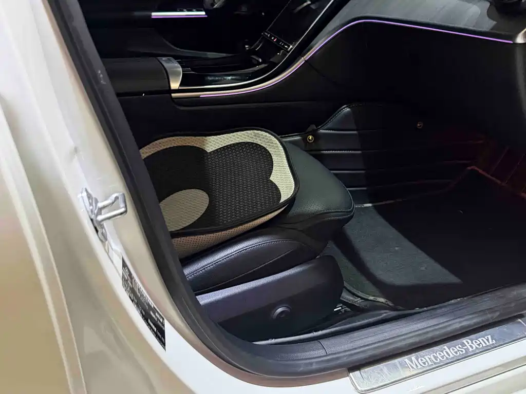 Mercedes-Benz C-Class 2022