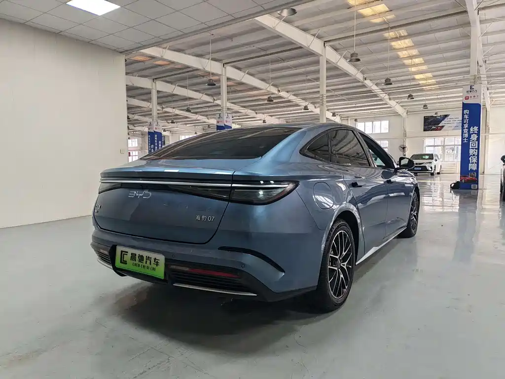 BYD Seal 07 DM-i 2025 — фото 4
