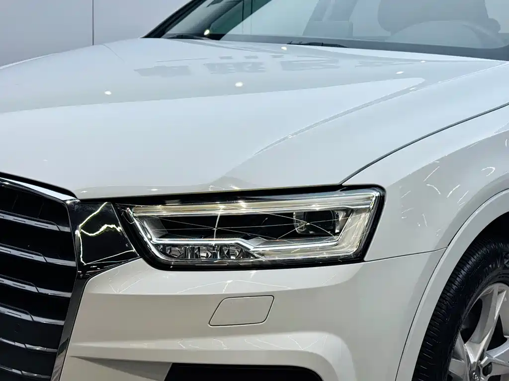 Audi Q3 2019 — фото 24