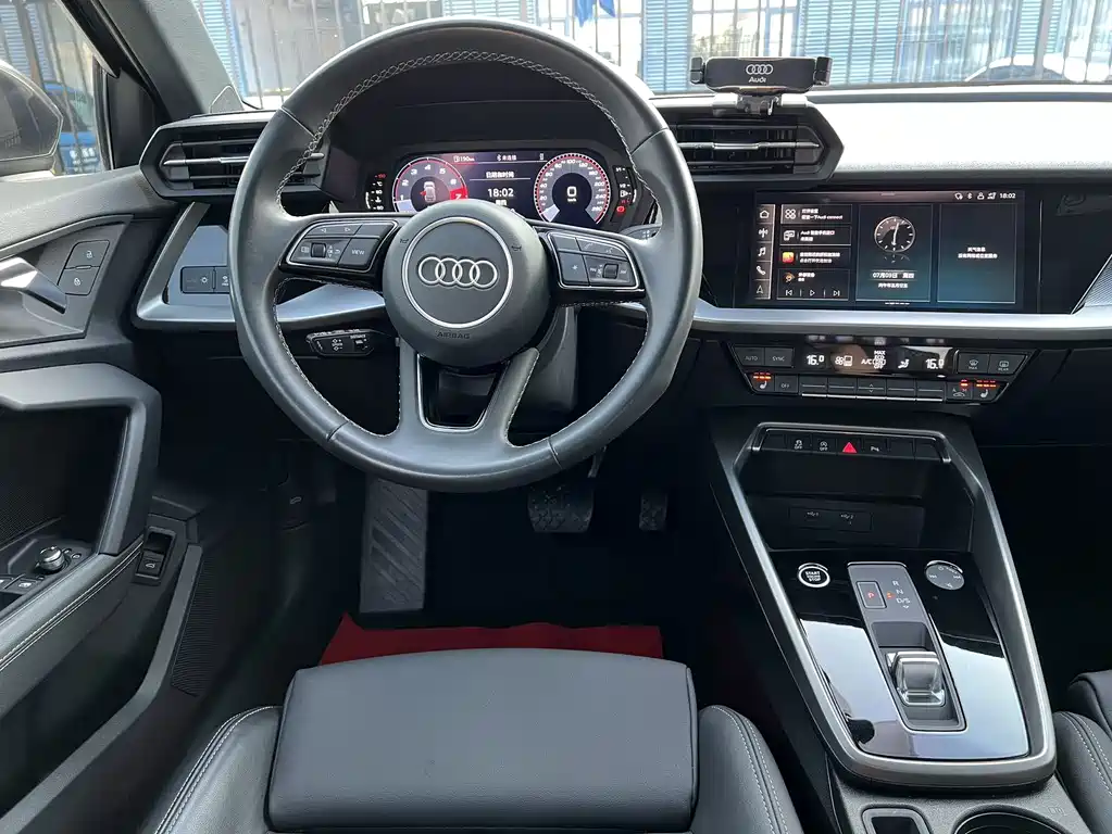 Audi A3 2023 — фото 13