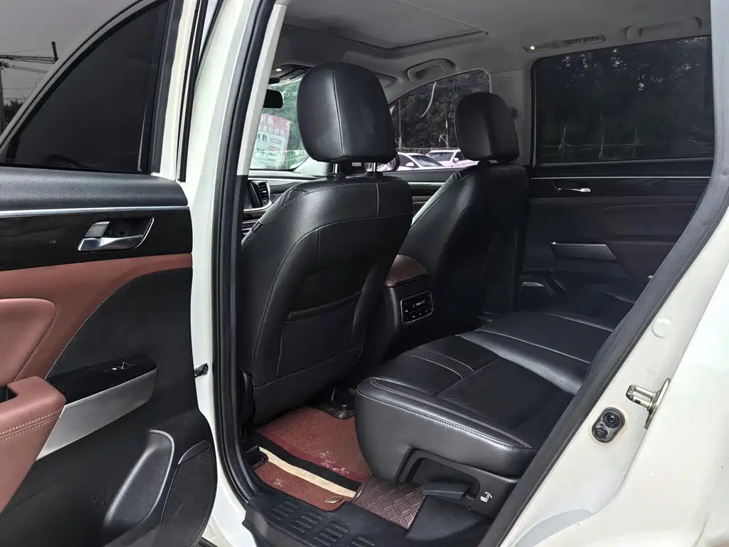 GAC Trumpchi GS8 2018 — фото 11