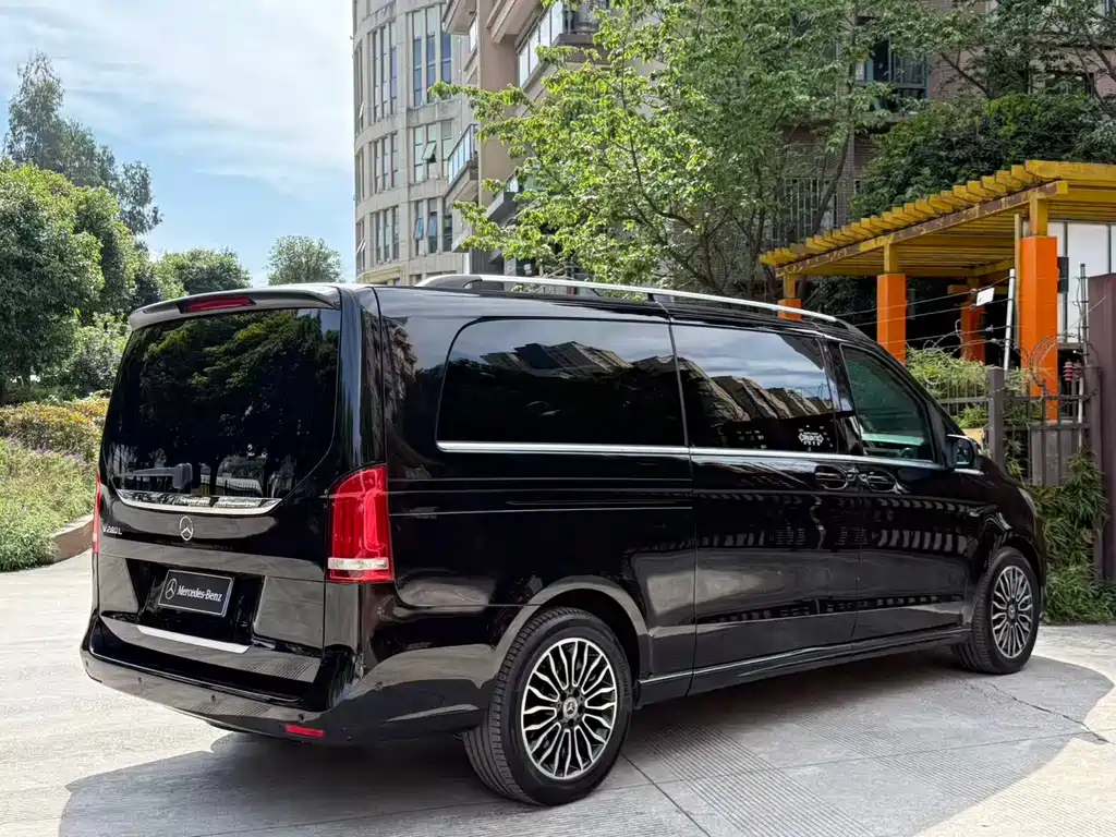 Mercedes-Benz V-Class 2019 — фото 22