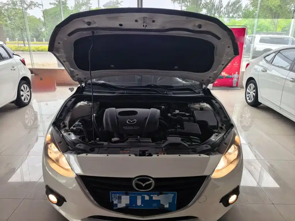 Mazda 3 Axela 2016 — фото 16