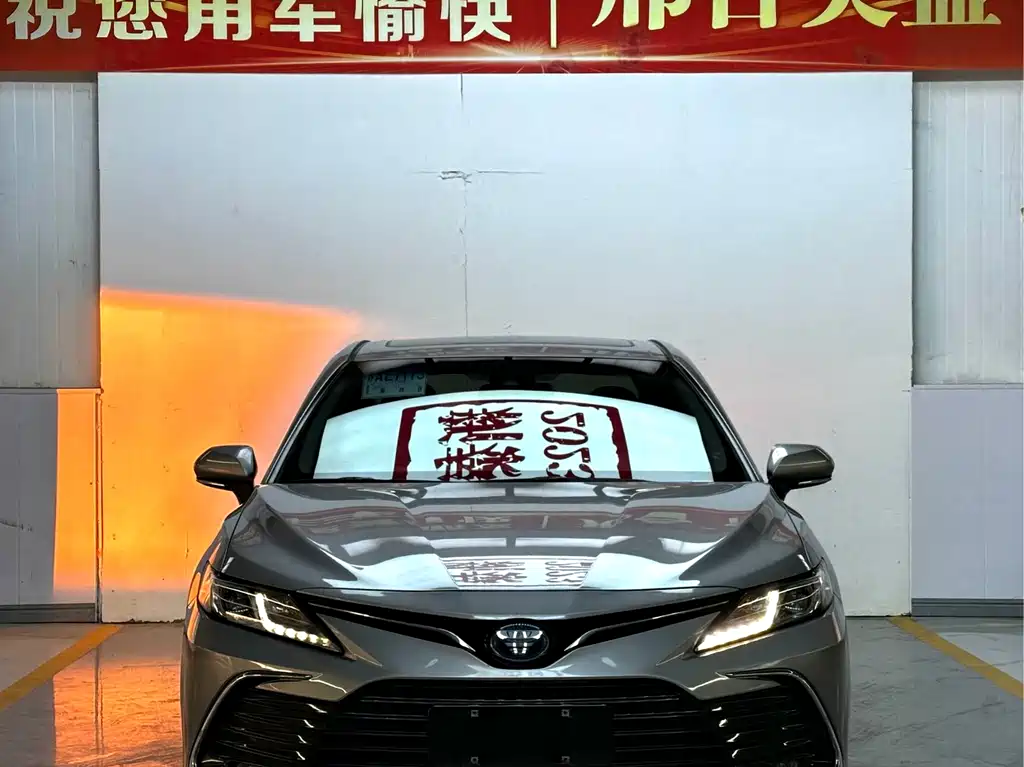 Toyota Camry 2021 — фото 2