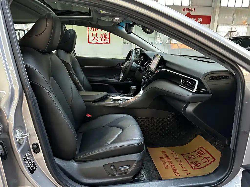 Toyota Camry 2021 — фото 13