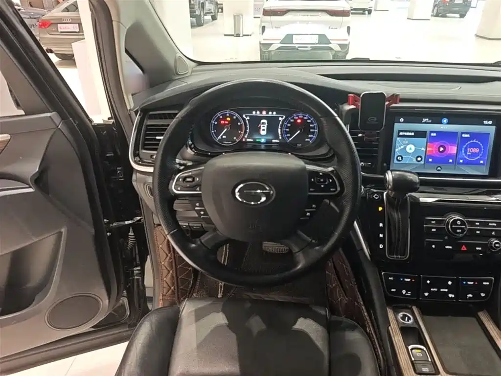GAC Motor Trumpchi M8 2020 — фото 11