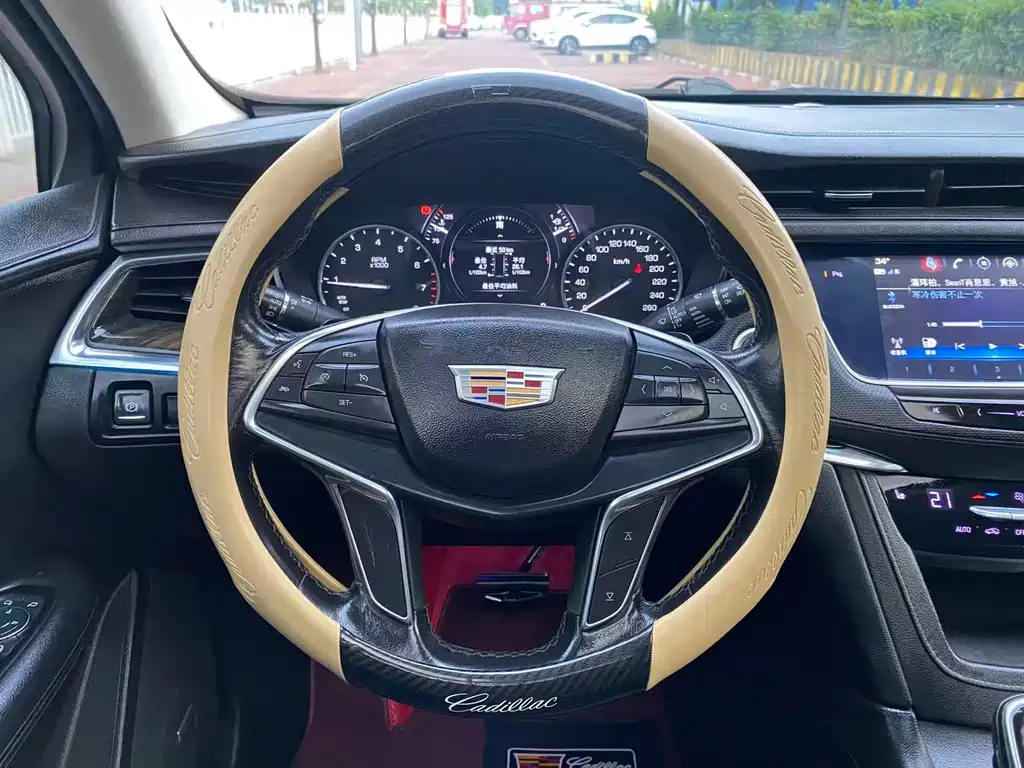 Cadillac XT5 2018 — фото 10