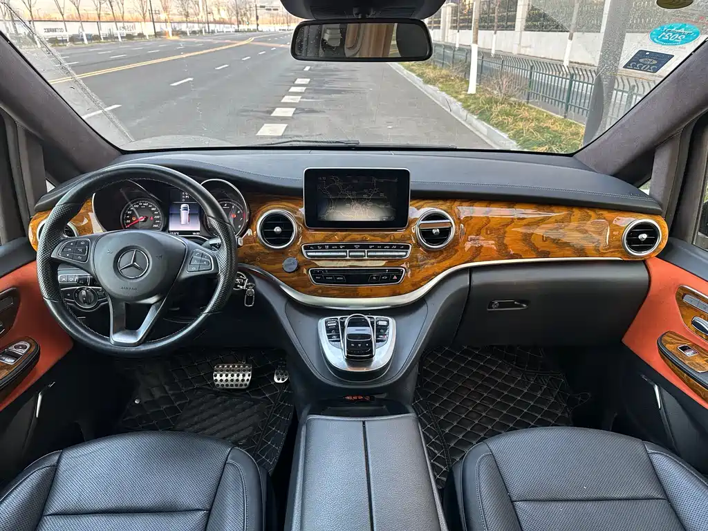 Mercedes-Benz V-Class 2018 — фото 8