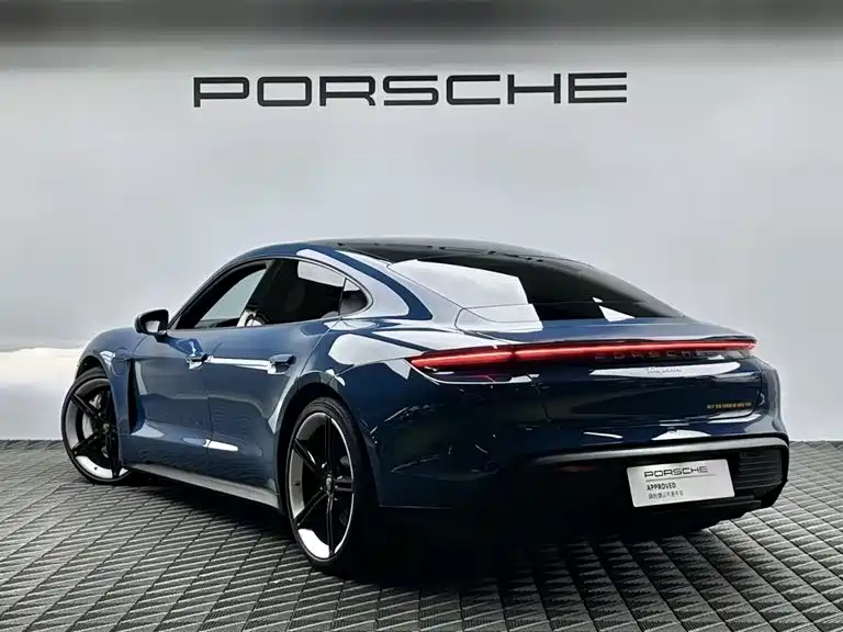 Porsche Taycan 2023 — фото 6