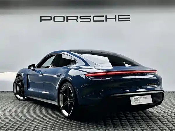 Porsche Taycan 2023