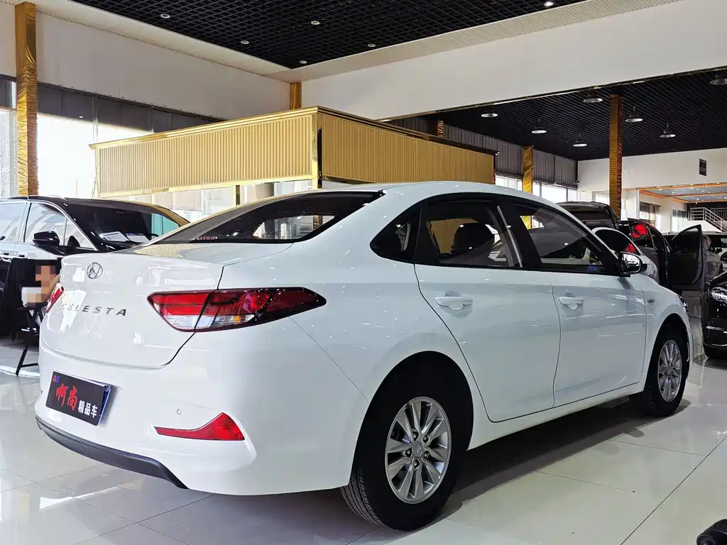 Hyundai Elantra 2020 — фото 13